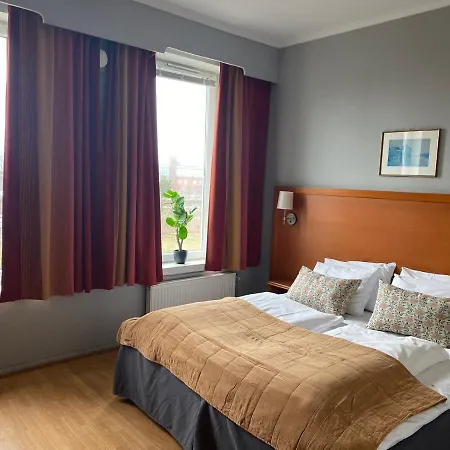Budget Hotell 3*